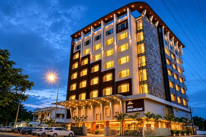Hotel Udai Median | Rooms with Bathtub | Near Sukhdia Circle, Udaipur - Hotel with Bathtub in Udaipur
